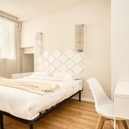 Hostmate - - Imperia's Pearl - Romolo Iulm Lejlighed *